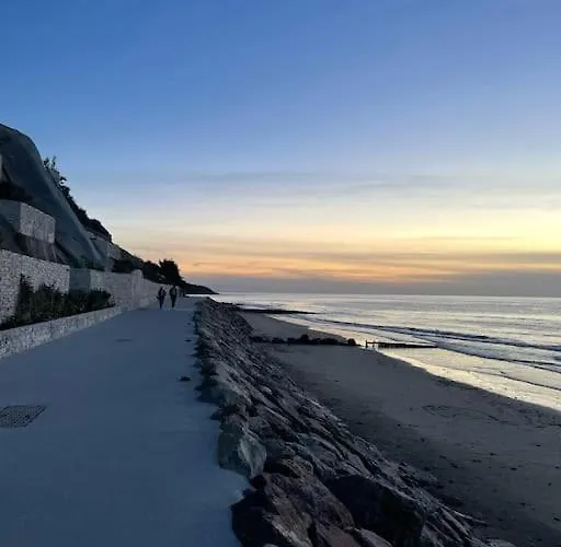 Semesterbostad Le Mistral, Vue A 5min De Trouville Deauville *